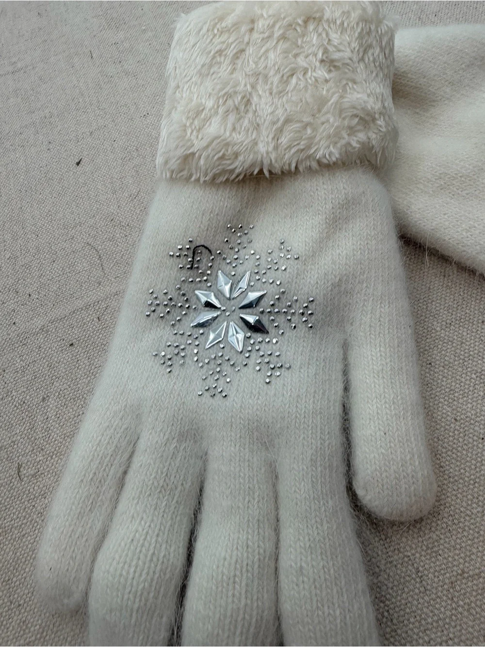 NWT Ivory Faux Fur Cuff Gloves with Snowflake Gem Accent